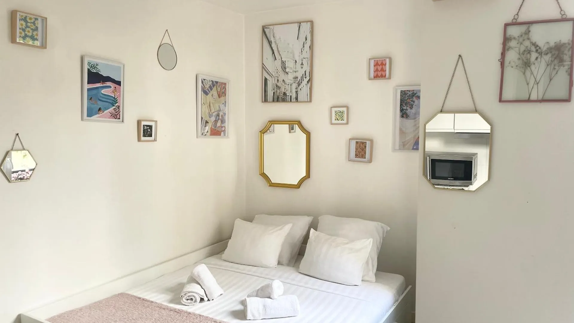 Cocon Montmartre - Netflix, Fibre & Conciergerie Apartment Paris