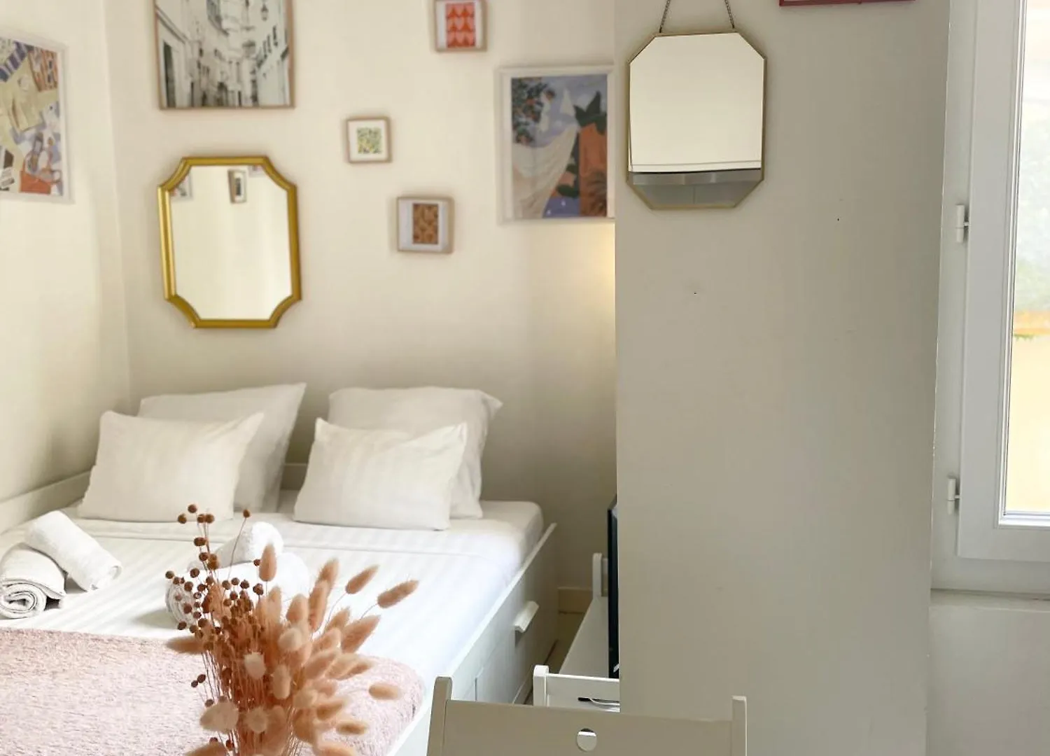 Cocon Montmartre - Netflix, Fibre & Conciergerie Apartment Paris