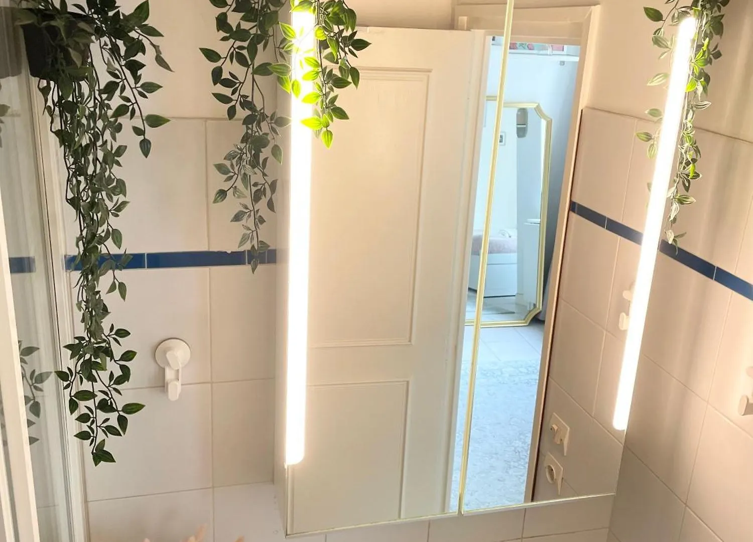 Cocon Montmartre - Netflix, Fibre & Conciergerie Apartment Paris France