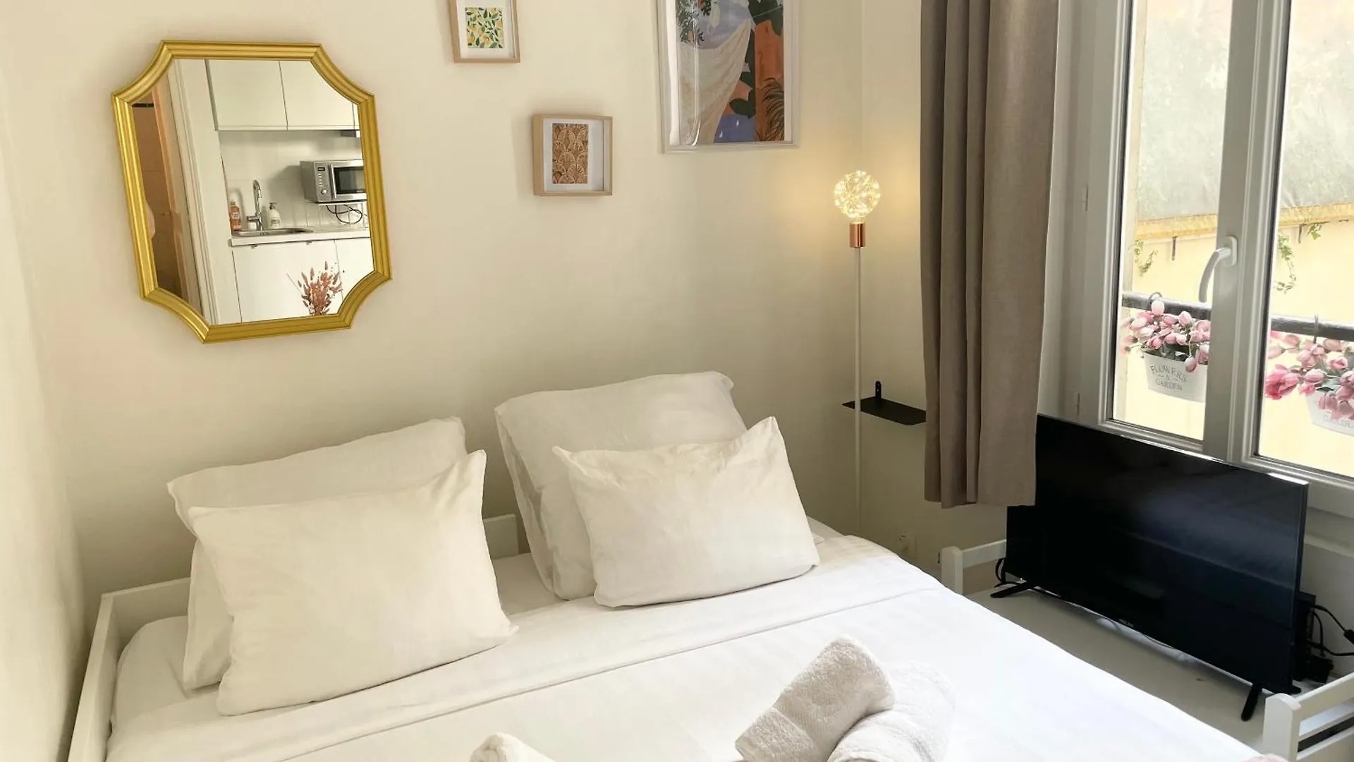 Cocon Montmartre - Netflix, Fibre & Conciergerie Apartment Paris