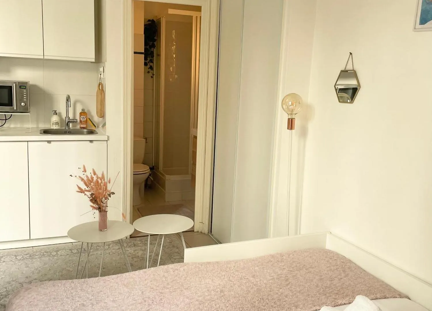 Cocon Montmartre - Netflix, Fibre & Conciergerie Apartment Paris