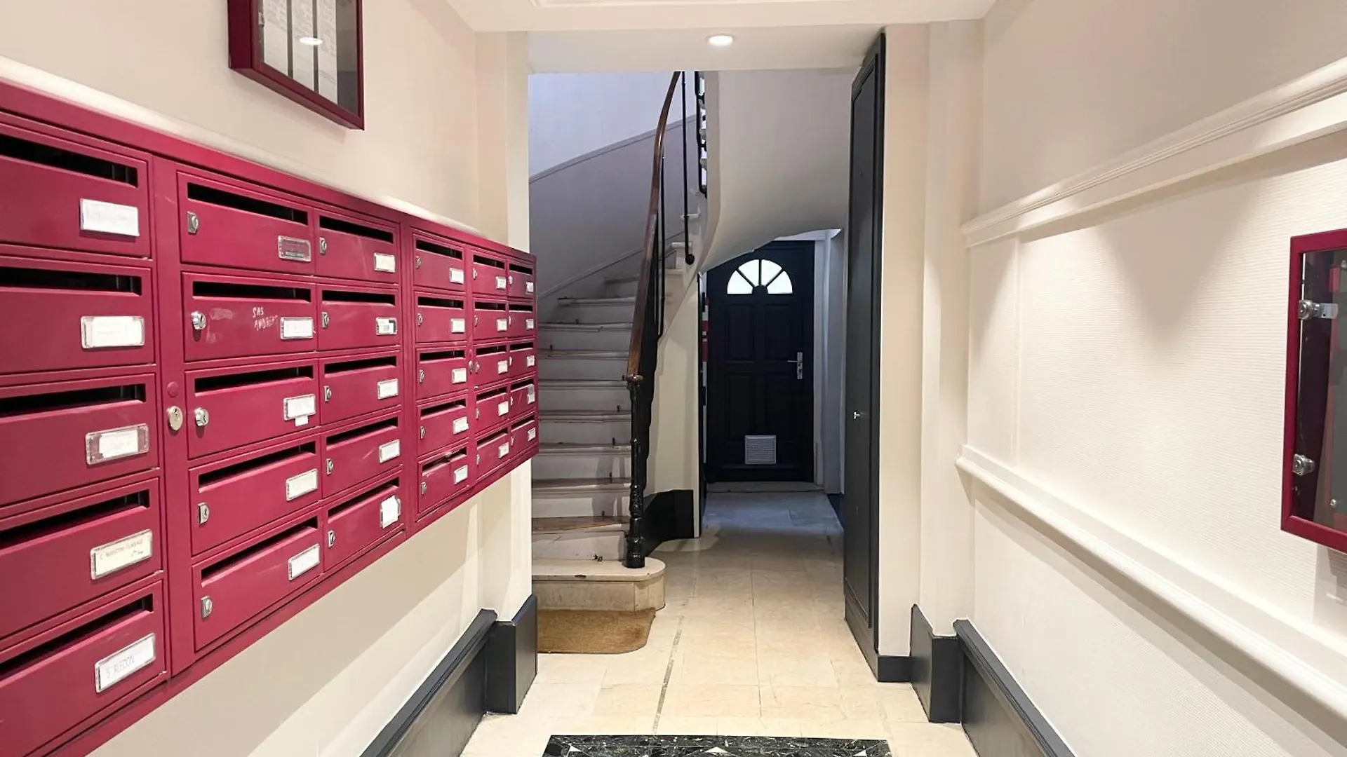 Cocon Montmartre - Netflix, Fibre & Conciergerie Apartment Paris