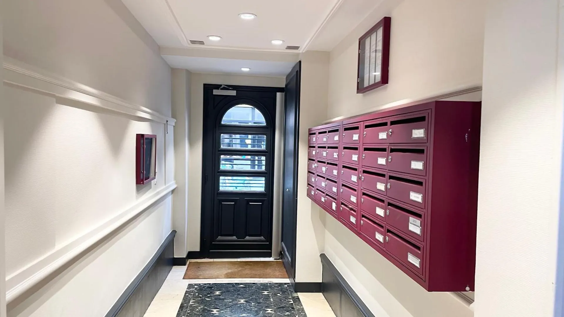 Cocon Montmartre - Netflix, Fibre & Conciergerie Apartment Paris France