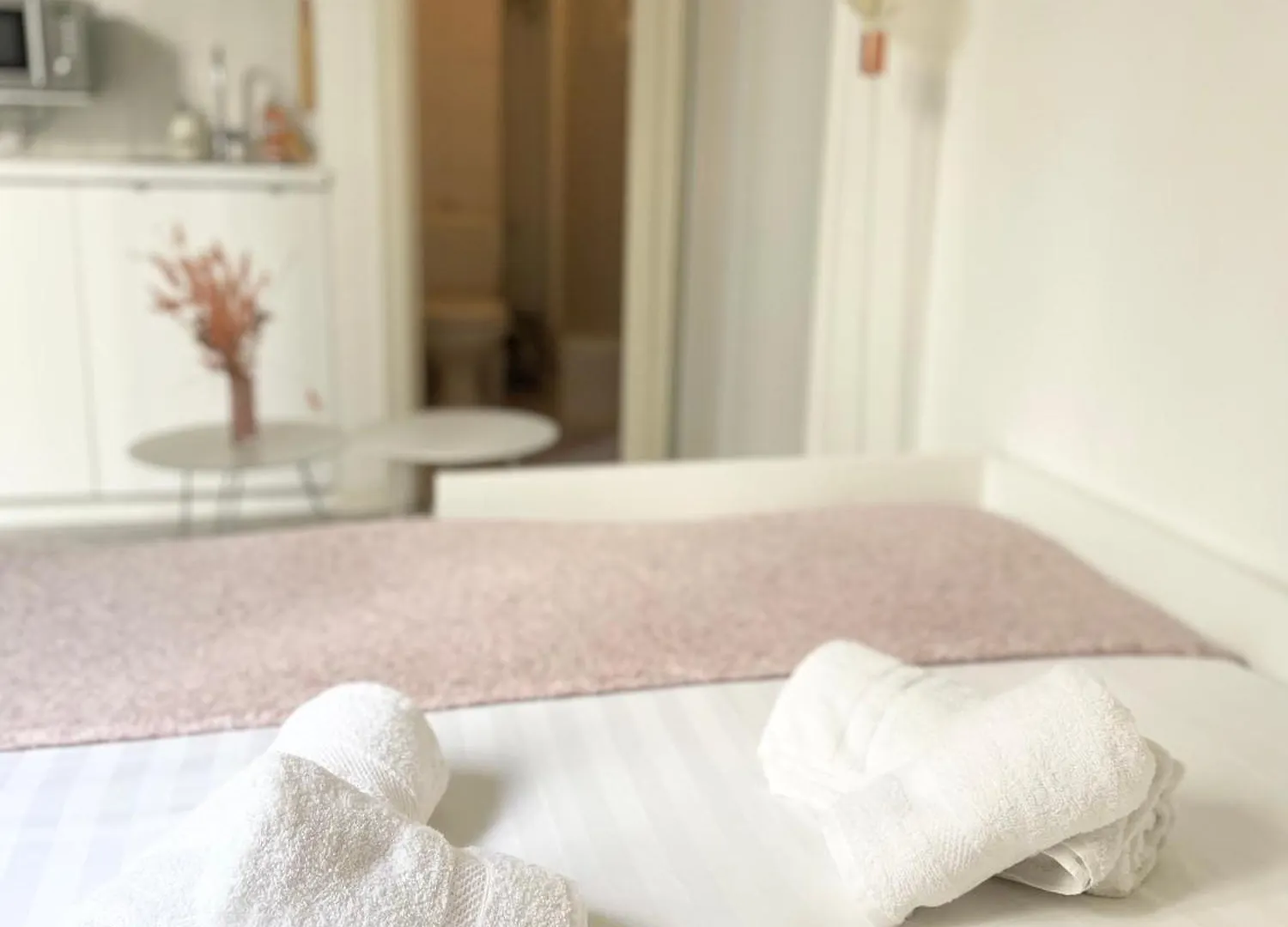 Cocon Montmartre - Netflix, Fibre & Conciergerie Apartment Paris France
