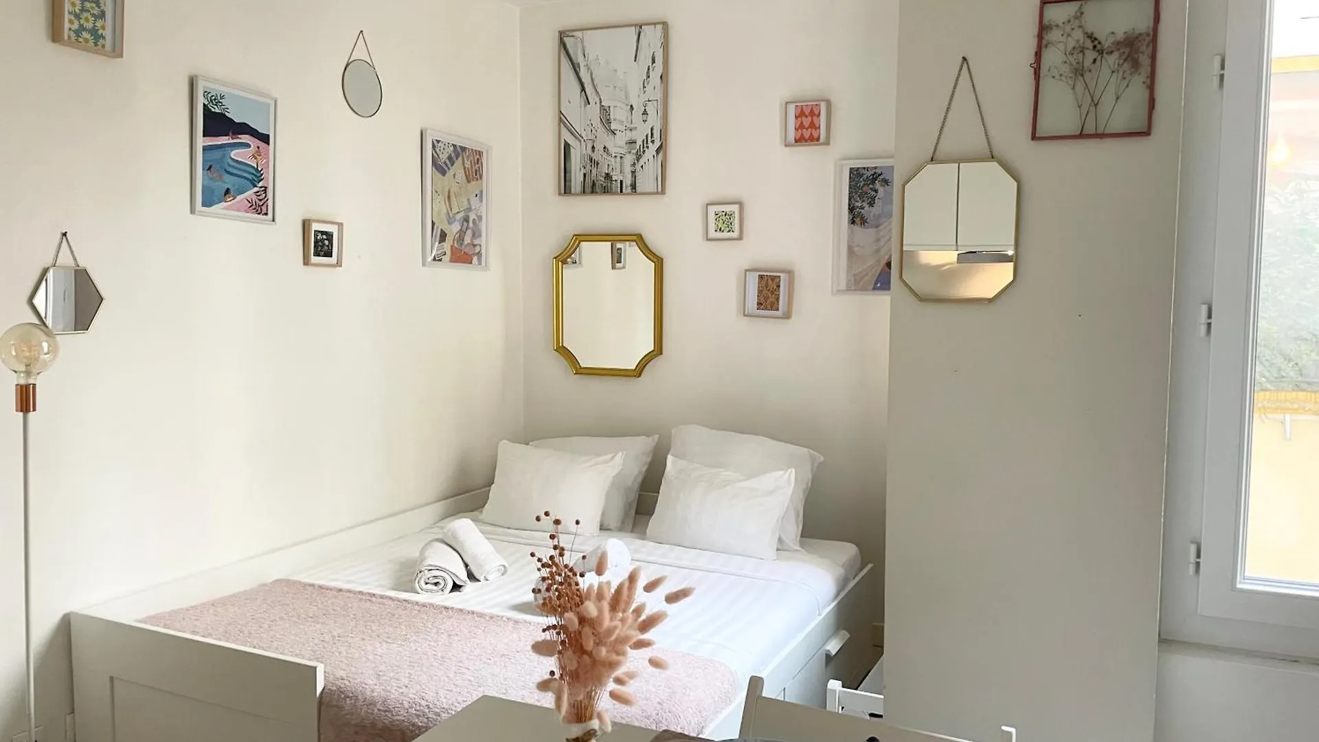 Cocon Montmartre - Netflix, Fibre & Conciergerie Apartment Paris